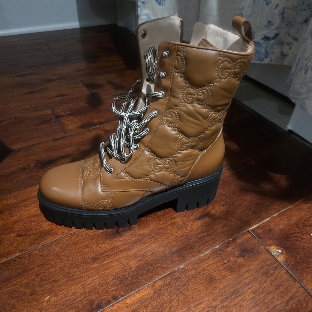 Gucci Beige Leather Interior - Picture 5 of 5